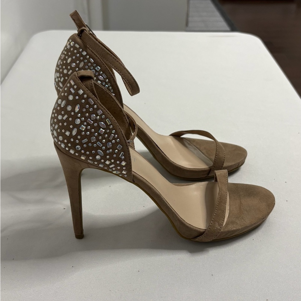Womens size 8 heels, #01062
